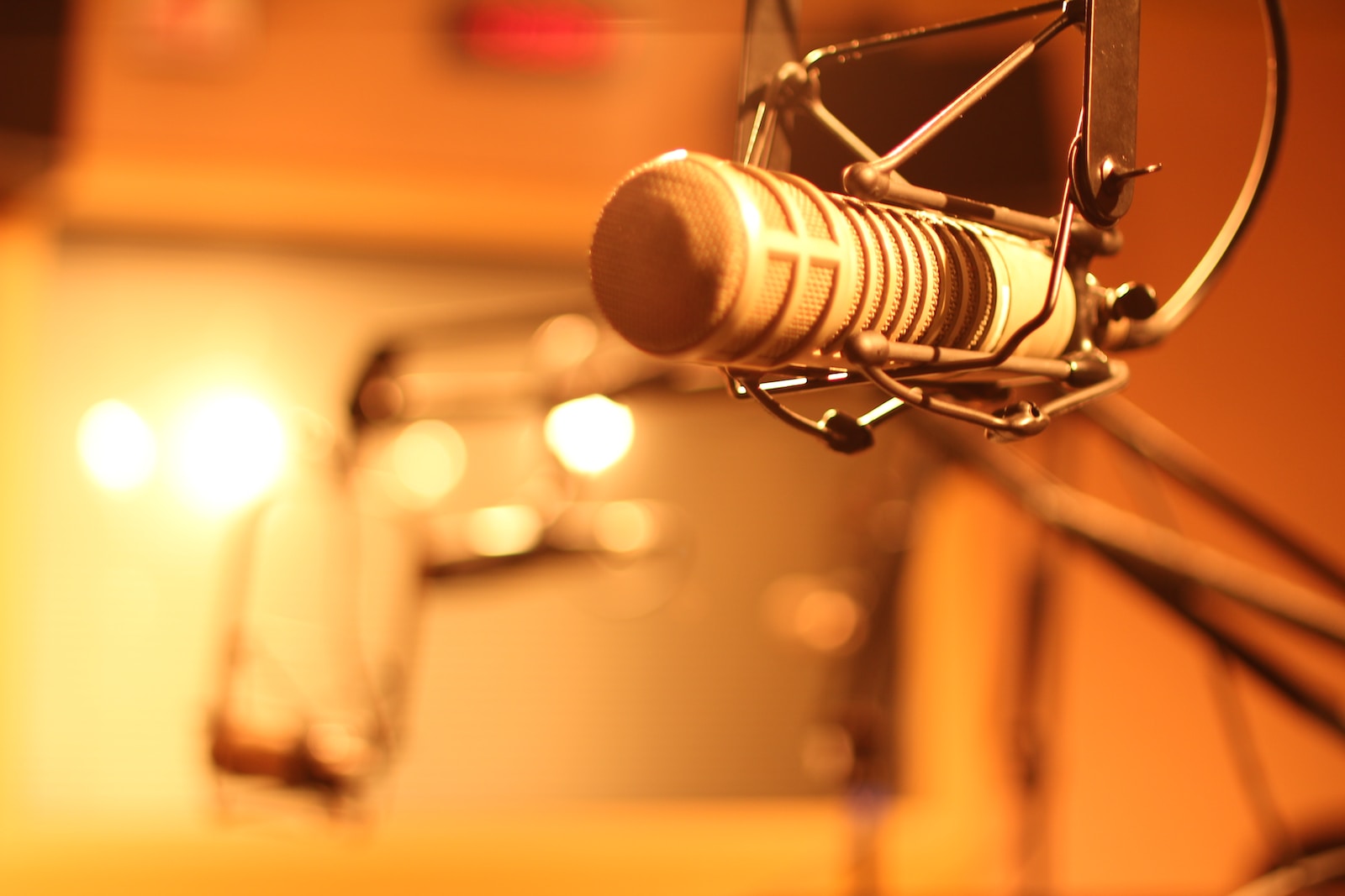 Como escolher o microfone perfeito para o seu podcast