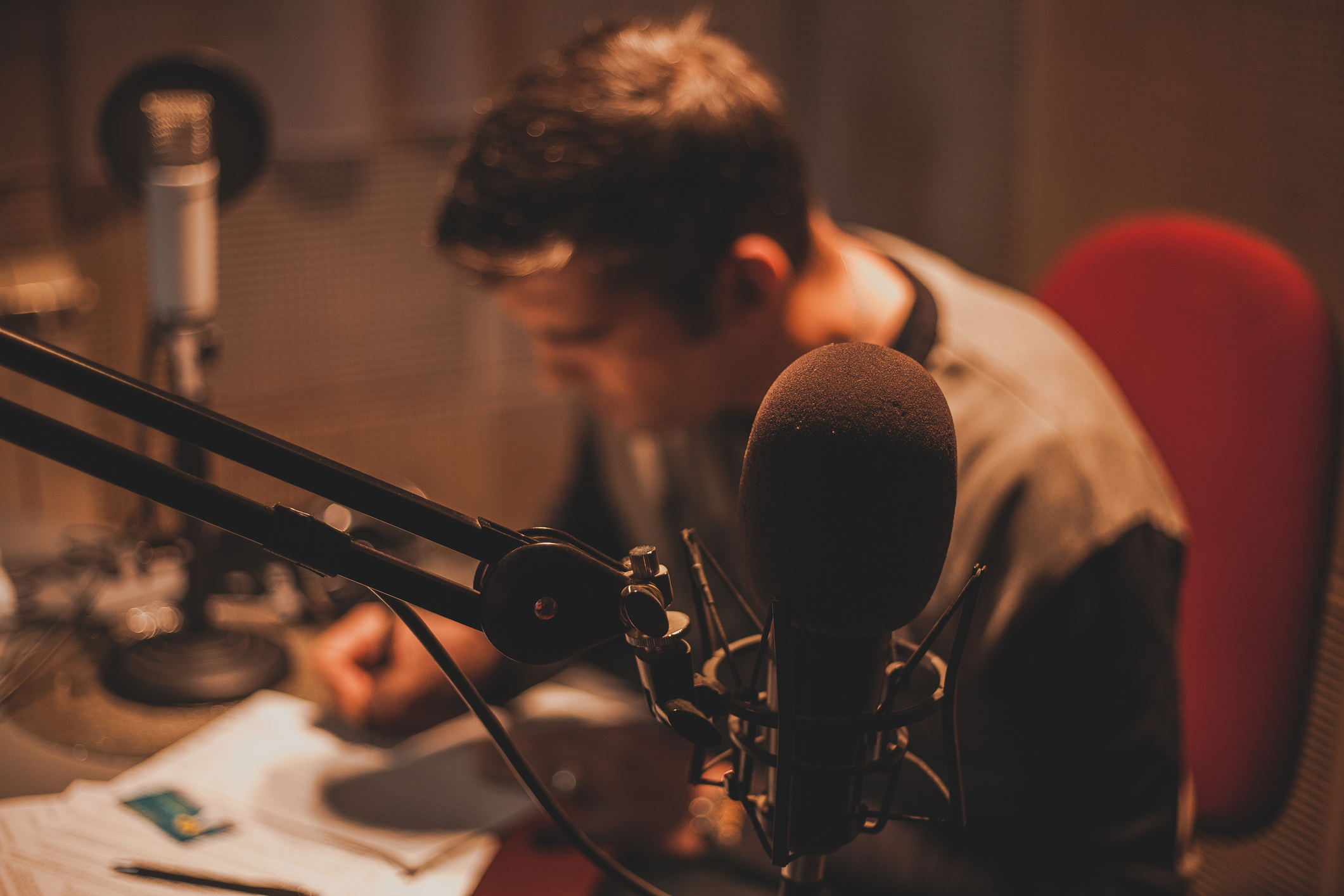 Por que 2025 será o ano da profissionalização definitiva dos podcasts?